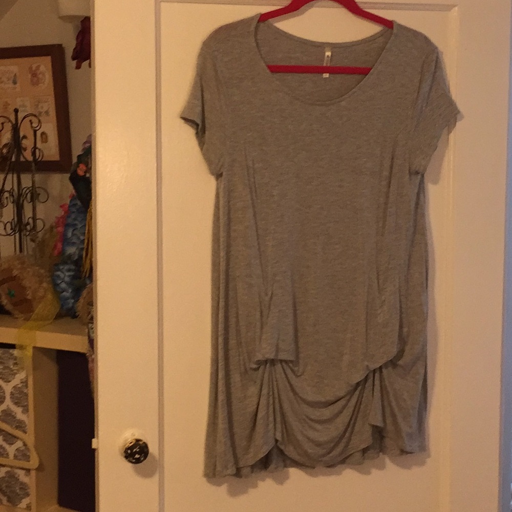Medium Grey t-shirt 42 pops
